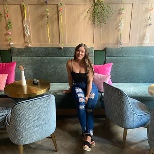 Meet your Posher, Dara